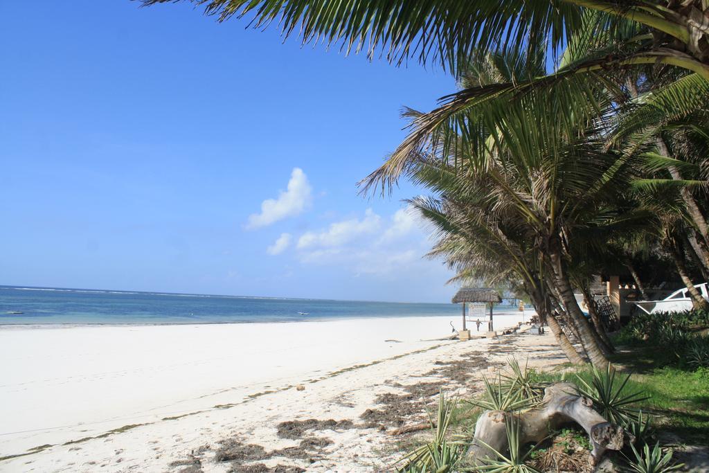 Diani Marine Divers Village Playa de Diani Exterior foto