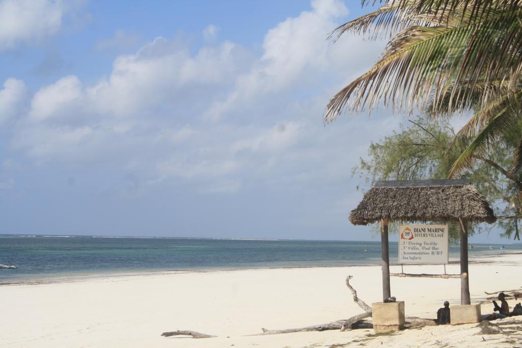 Diani Marine Divers Village Playa de Diani Exterior foto